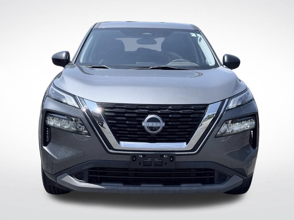 Used 2023 Nissan Rogue S AWD/4WD image 2