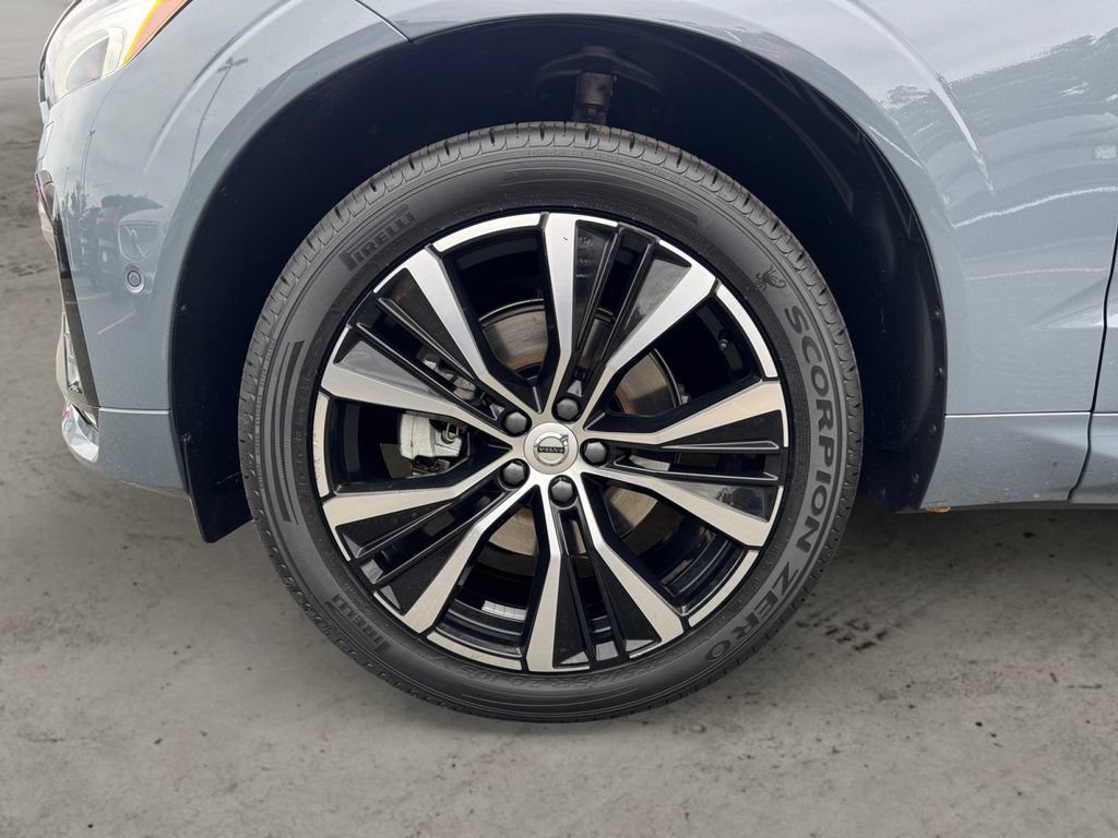 Certified 2024 Volvo XC60 B5 Plus w/ Protection Package Premier AWD/4WD image 9