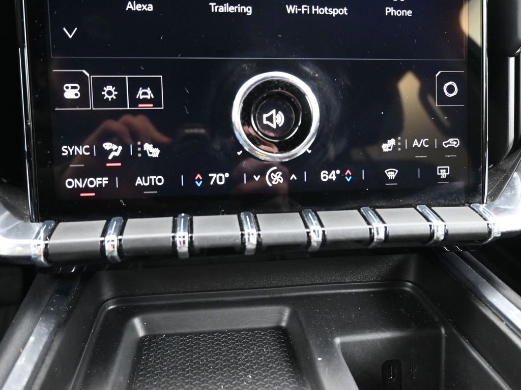 Used 2025 GMC Acadia Elevation image 17