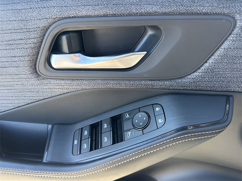 Used 2021 Nissan Rogue SV image 24