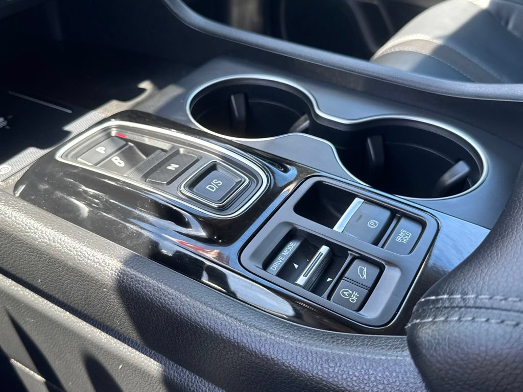 Used 2025 Honda Pilot EX-L image 32