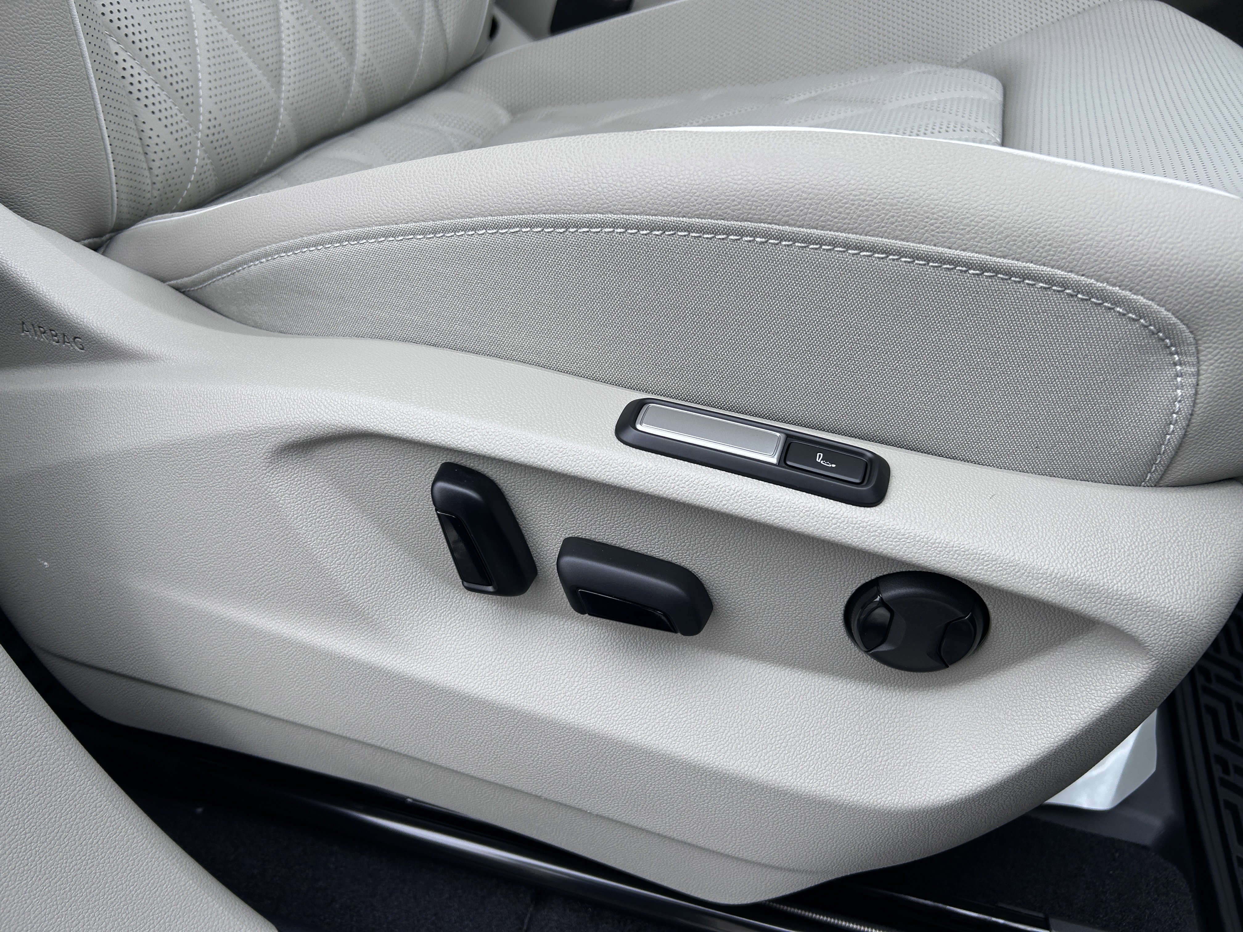 New 2026 Volkswagen Atlas SEL Premium R-Line image 28