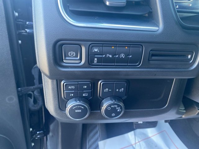 Used 2023 Chevrolet Suburban LT image 19