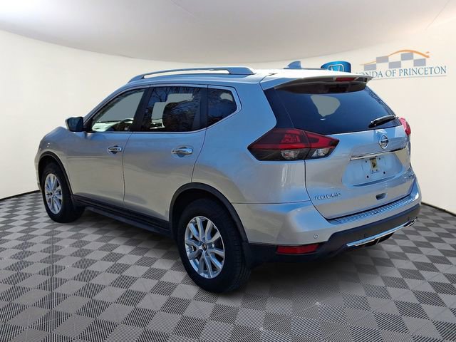 Used 2019 Nissan Rogue SV image 4