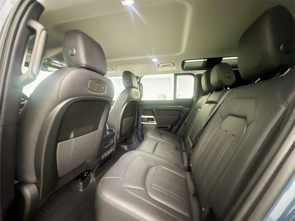 Used 2022 Land Rover Defender 110 S image 24