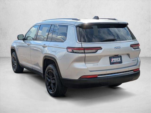 Used 2023 Jeep Grand Cherokee L Laredo image 8
