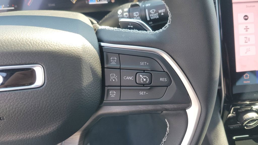 New 2025 Jeep Grand Cherokee L Limited w/ Black Appearance Package image 27