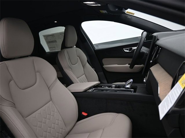 New 2026 Volvo XC60 B5 Core w/ Climate Package image 34