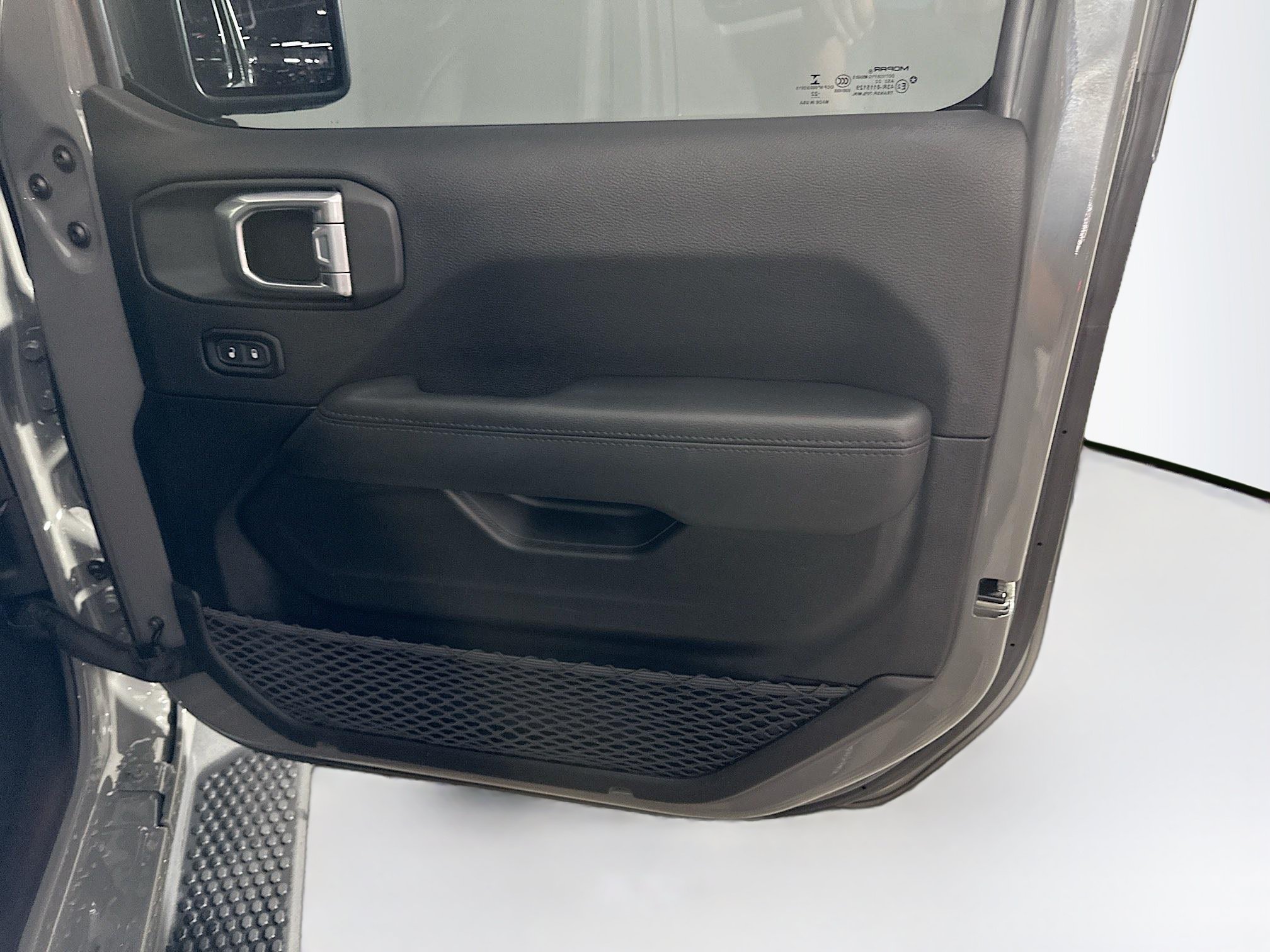 Used 2022 Jeep Wrangler Unlimited Sahara AWD/4WD image 30