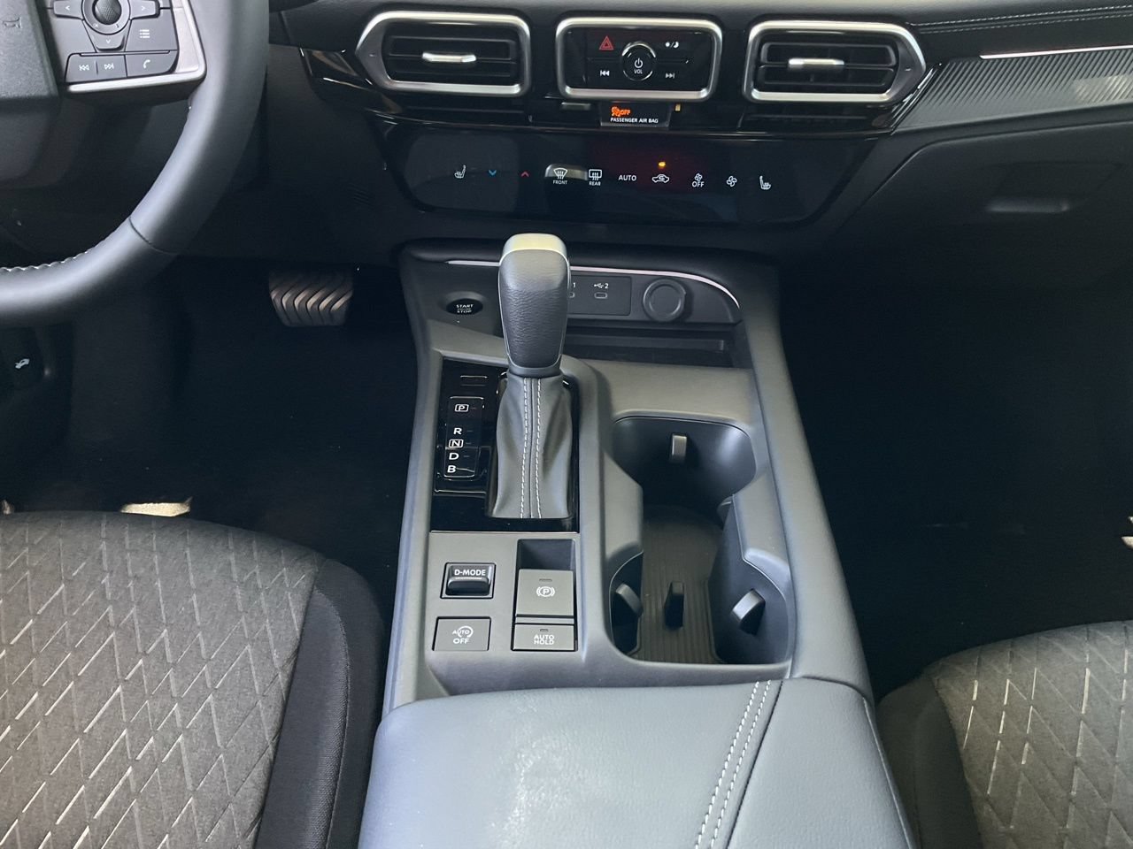 New 2026 Nissan Sentra SV w/ SV Convenience Package FWD image 9