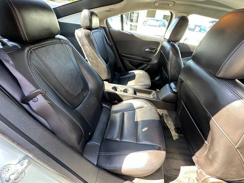 Used 2012 Chevrolet Volt Premium w/ Premium Trim Package FWD image 17