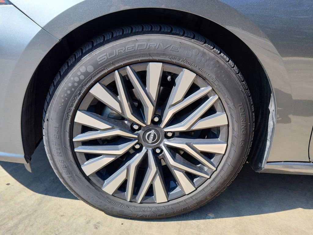 Used 2024 Nissan Altima 2.5 SV image 11