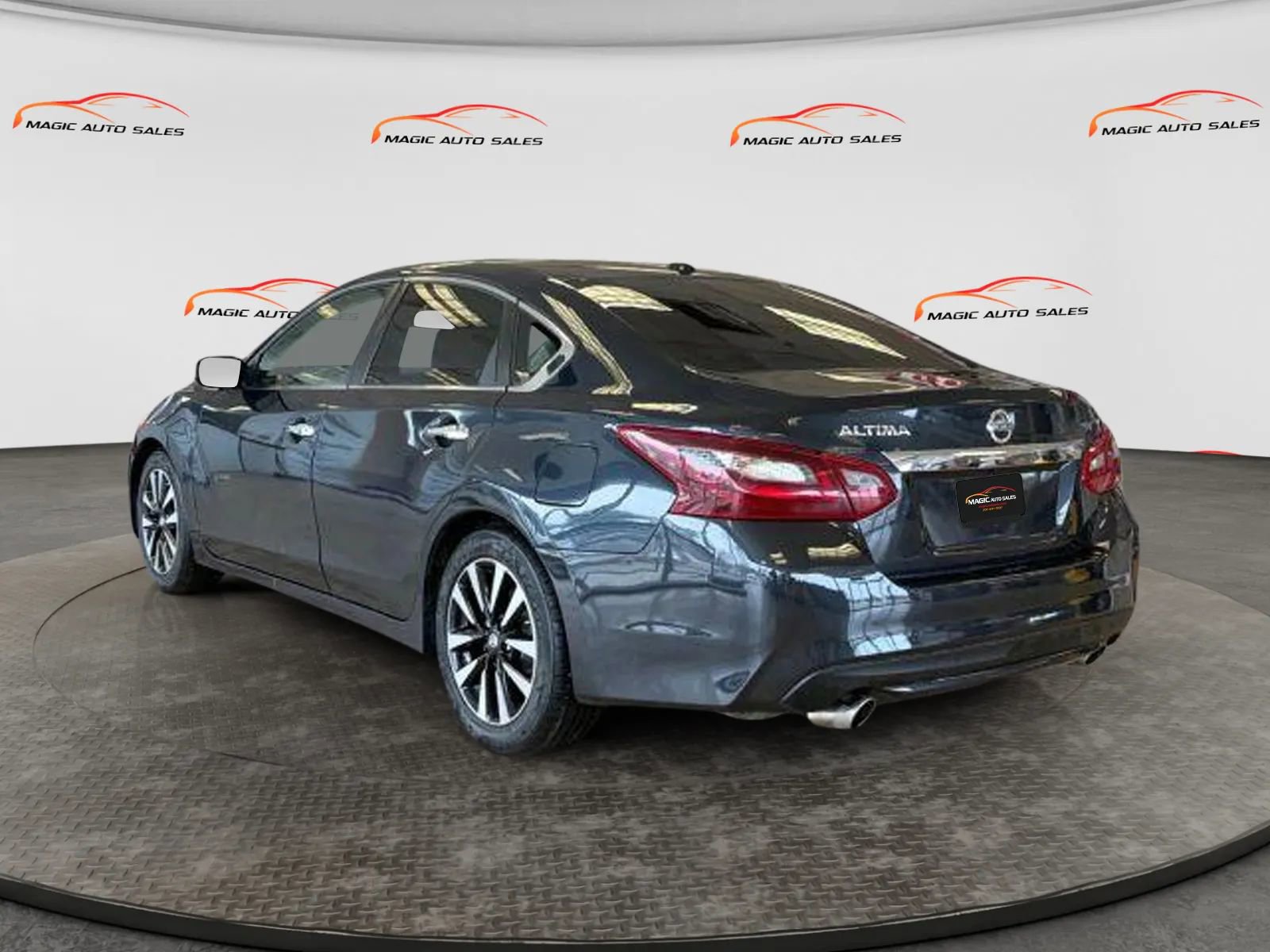 Used 2018 Nissan Altima 2.5 SV FWD image 4