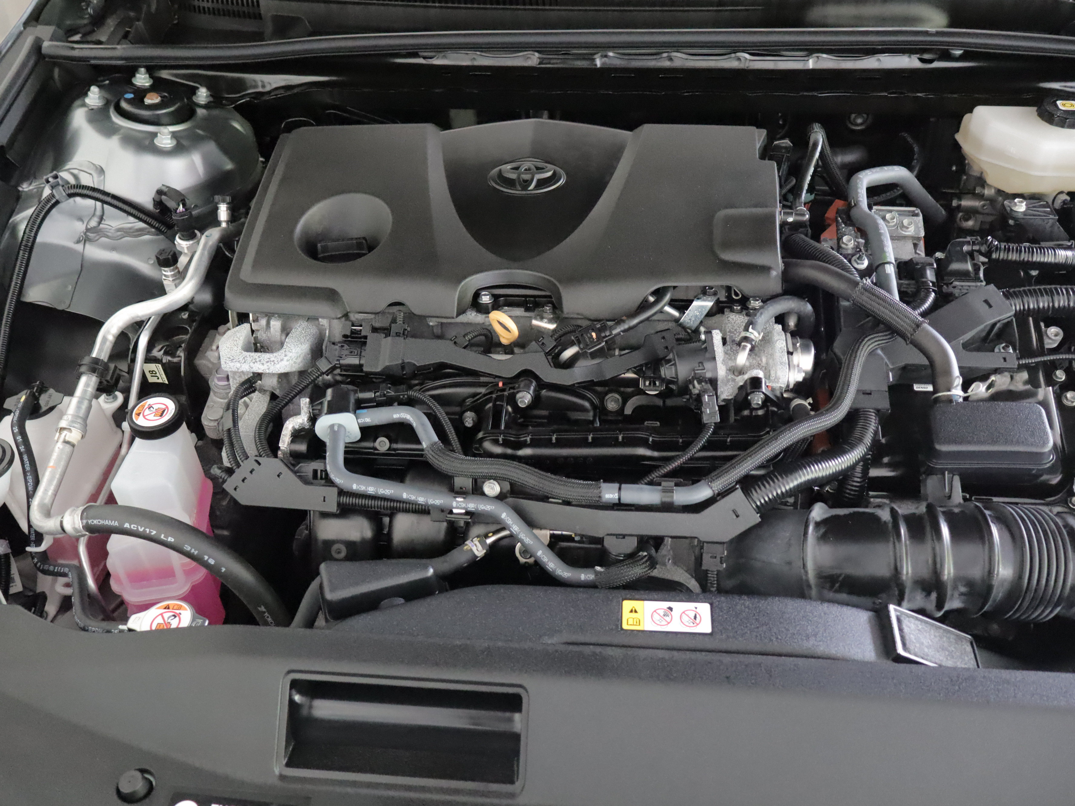 Used 2025 Toyota Camry SE w/ Convenience Package FWD image 27