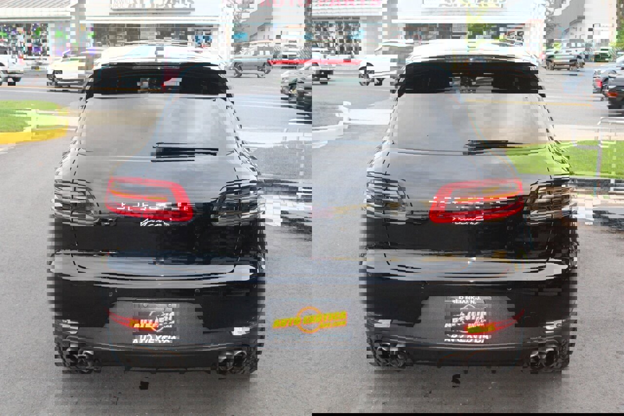 Used 2016 Porsche Macan S image 22