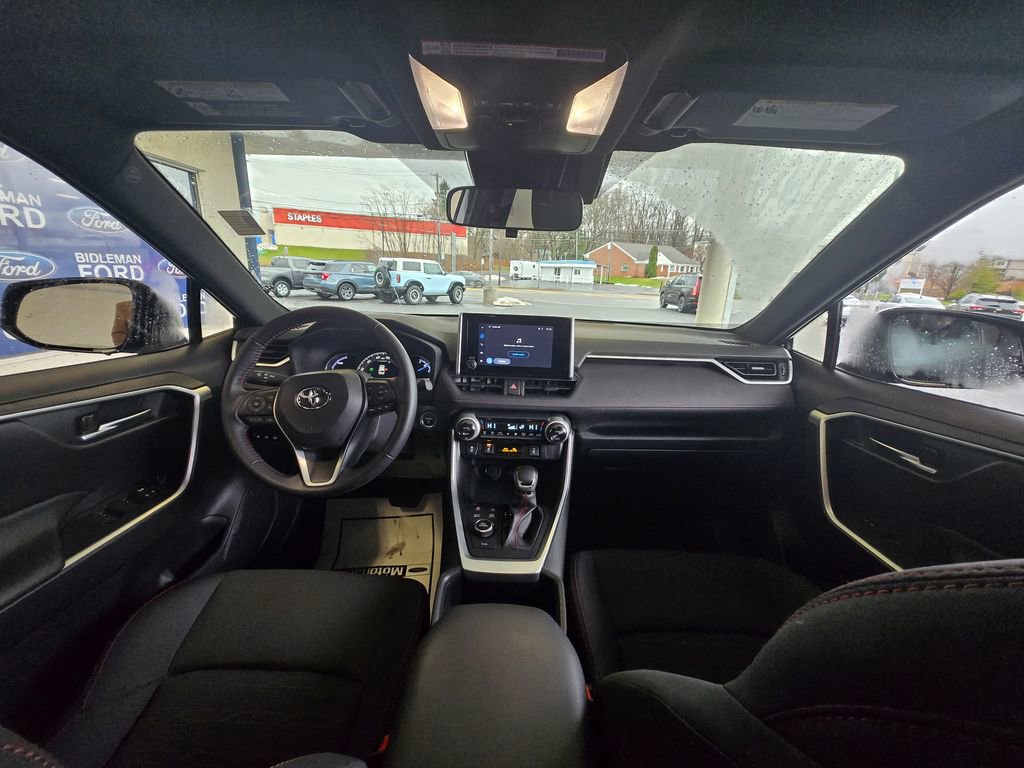 Used 2024 Toyota RAV4 SE image 25