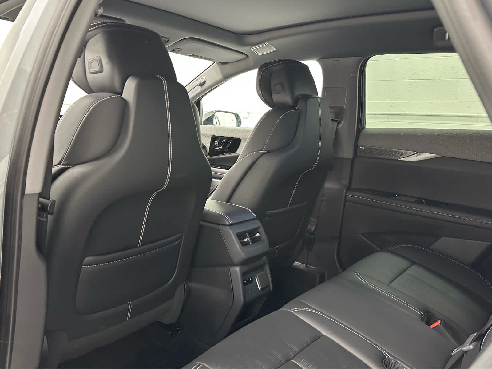 Used 2025 Cadillac Optiq Sport 2 w/ LPO, Floor Liner Package AWD/4WD image 13