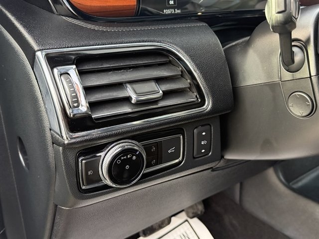 Used 2020 Lincoln Navigator Reserve w/ Luxury Package image 36