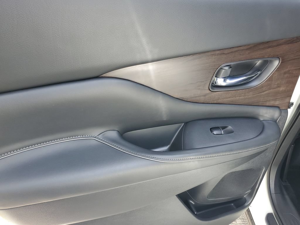 Certified 2020 Nissan Murano Platinum FWD image 13