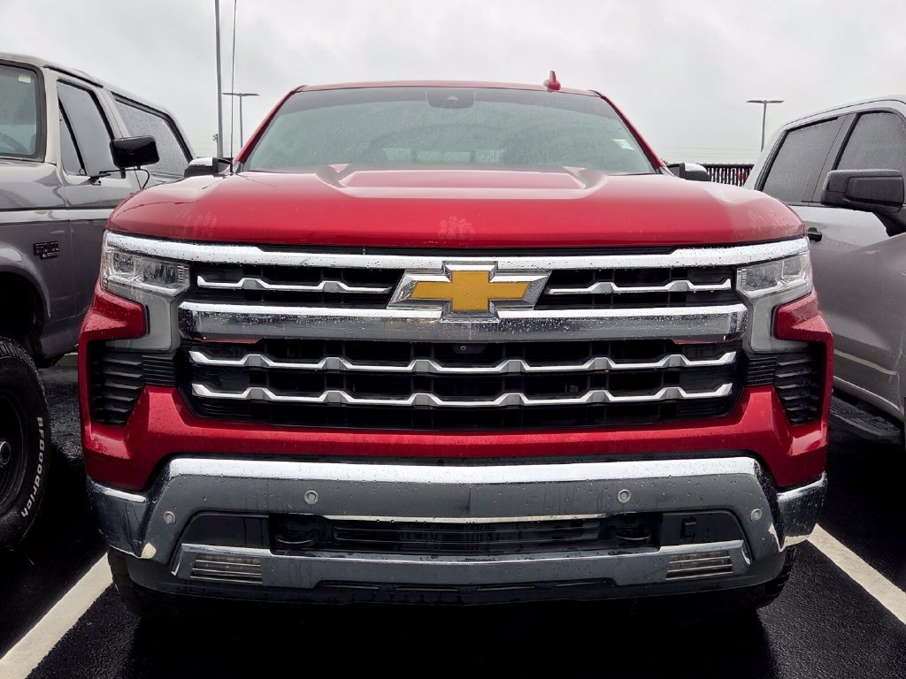 Used 2023 Chevrolet Silverado 1500 LTZ AWD/4WD image 2
