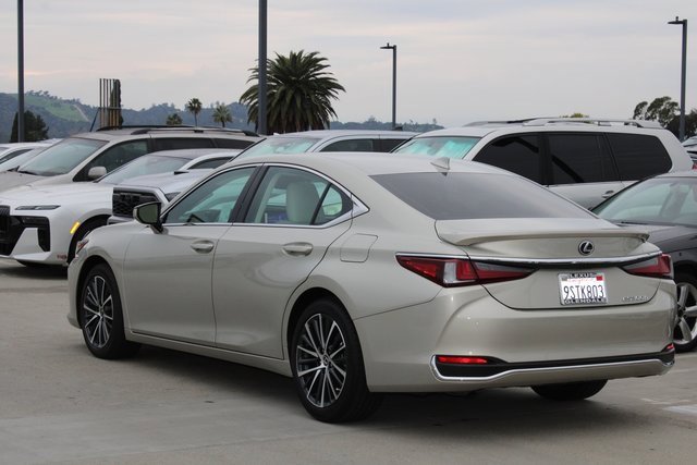 Certified 2025 Lexus ES 300h w/ Premium Package image 19