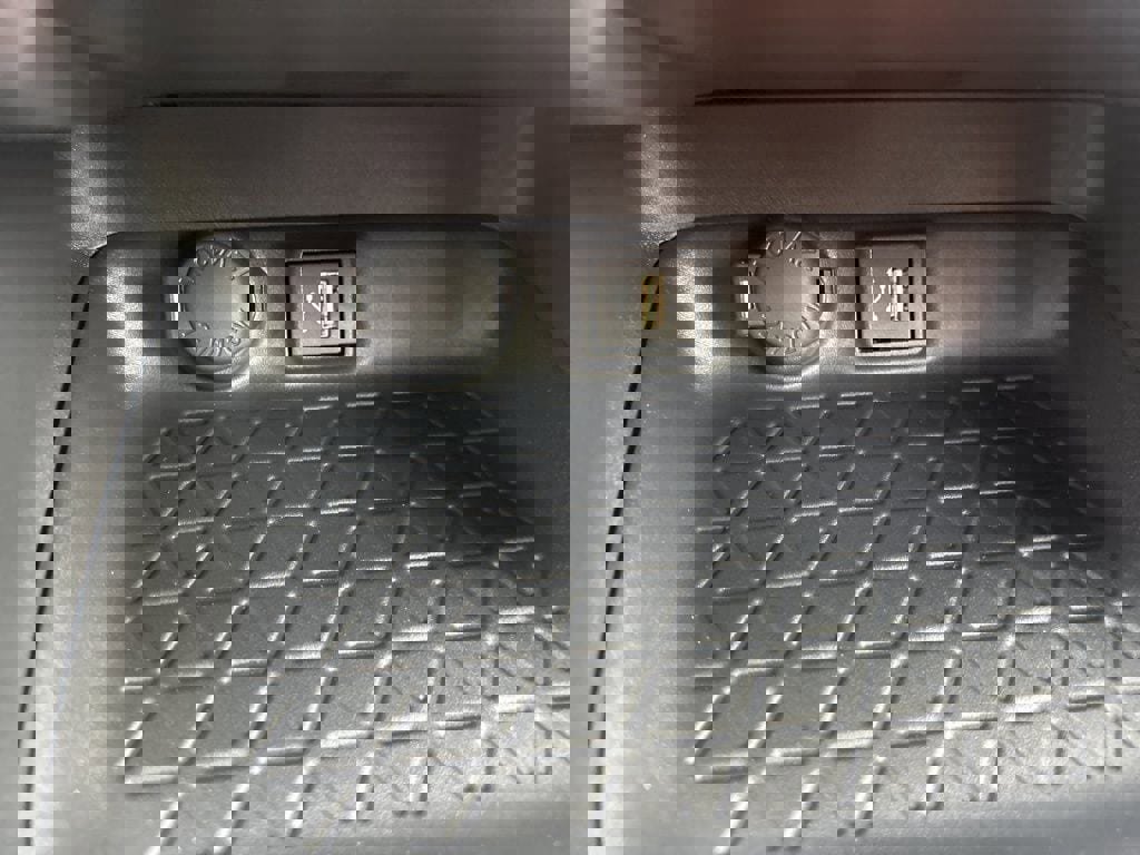 New 2025 Toyota RAV4 XLE image 7