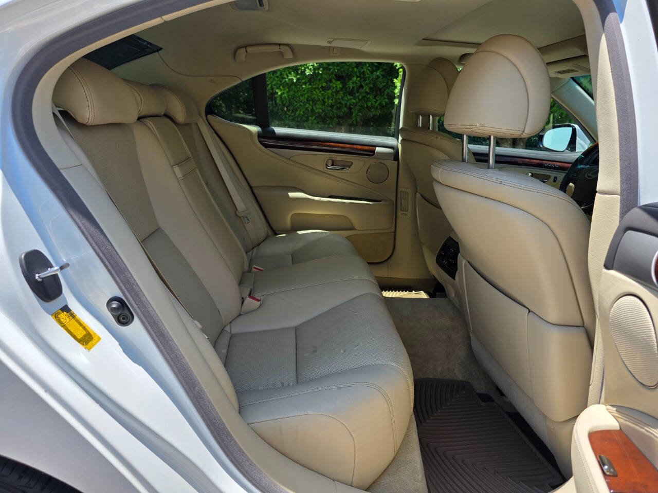 Used 2014 Lexus LS 460 w/ Comfort Package RWD image 36