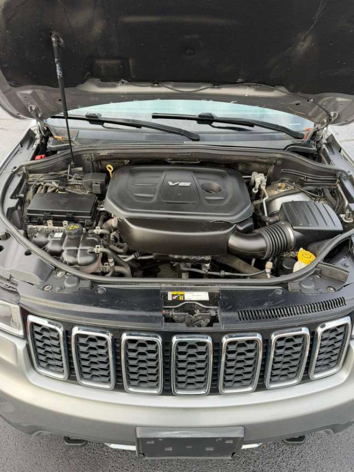 Used 2017 Jeep Grand Cherokee Limited AWD/4WD image 29