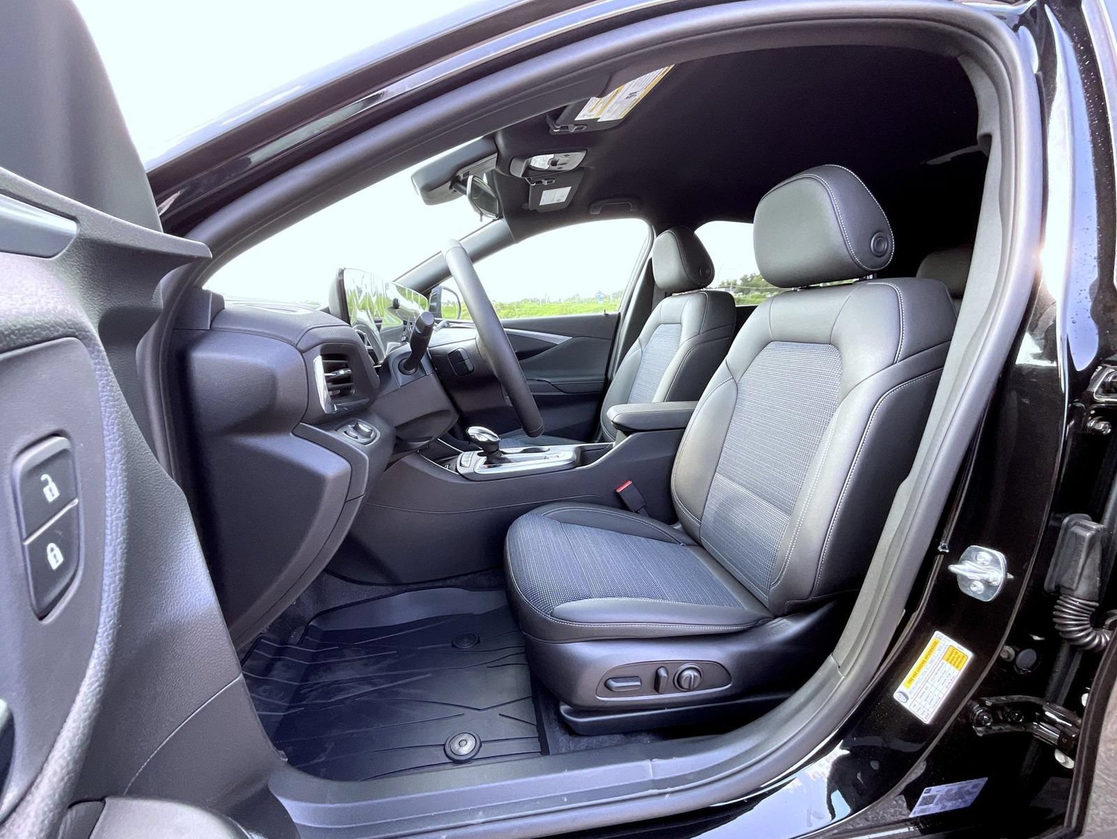 New 2026 Buick Envista Sport Touring w/ Convenience I Package FWD image 10
