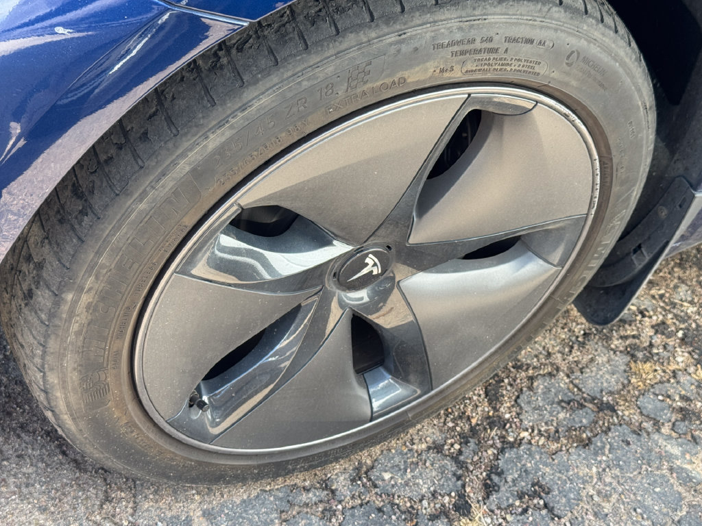 Used 2017 Tesla Model 3 Long Range RWD image 9
