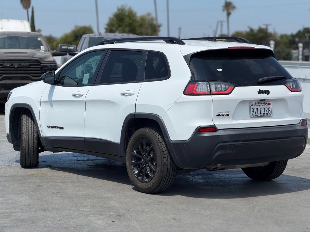 Used 2023 Jeep Cherokee Altitude Lux AWD/4WD image 3