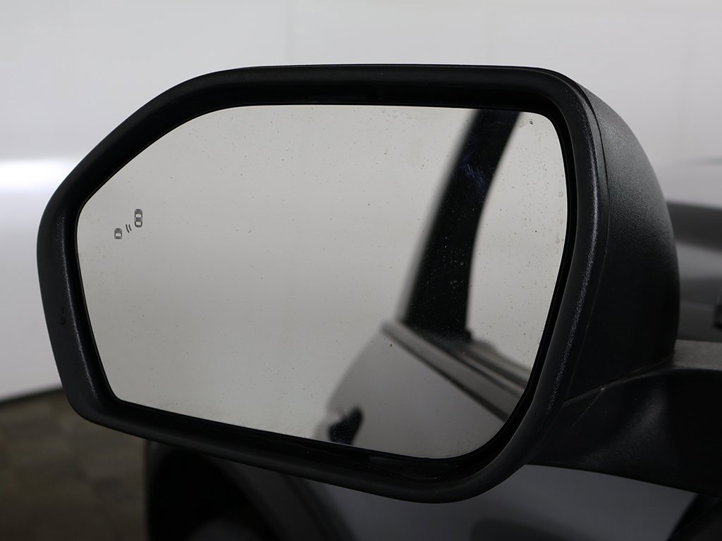 Used 2022 Ford Explorer XLT image 30