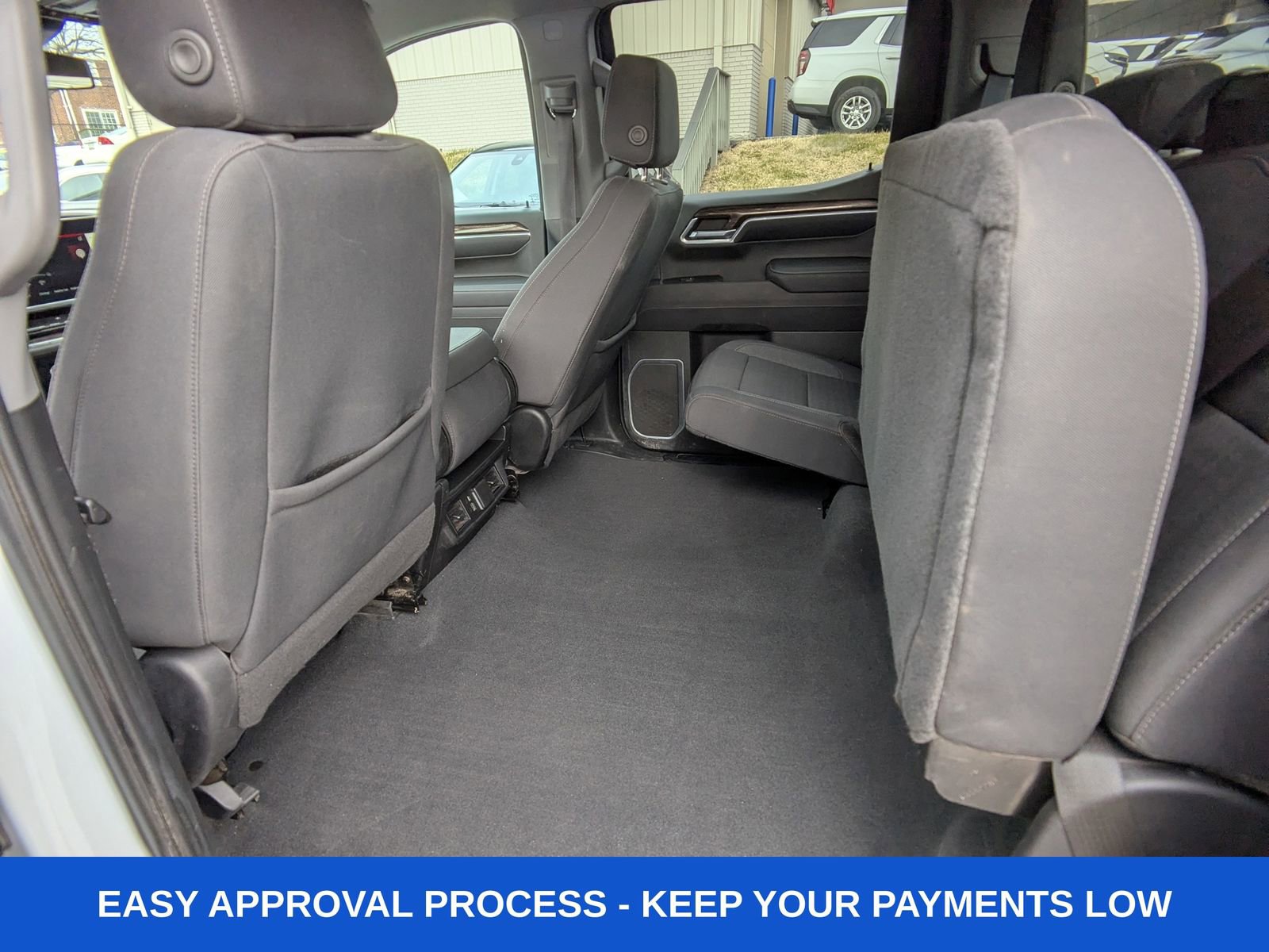 Used 2023 GMC Sierra 1500 SLE image 16