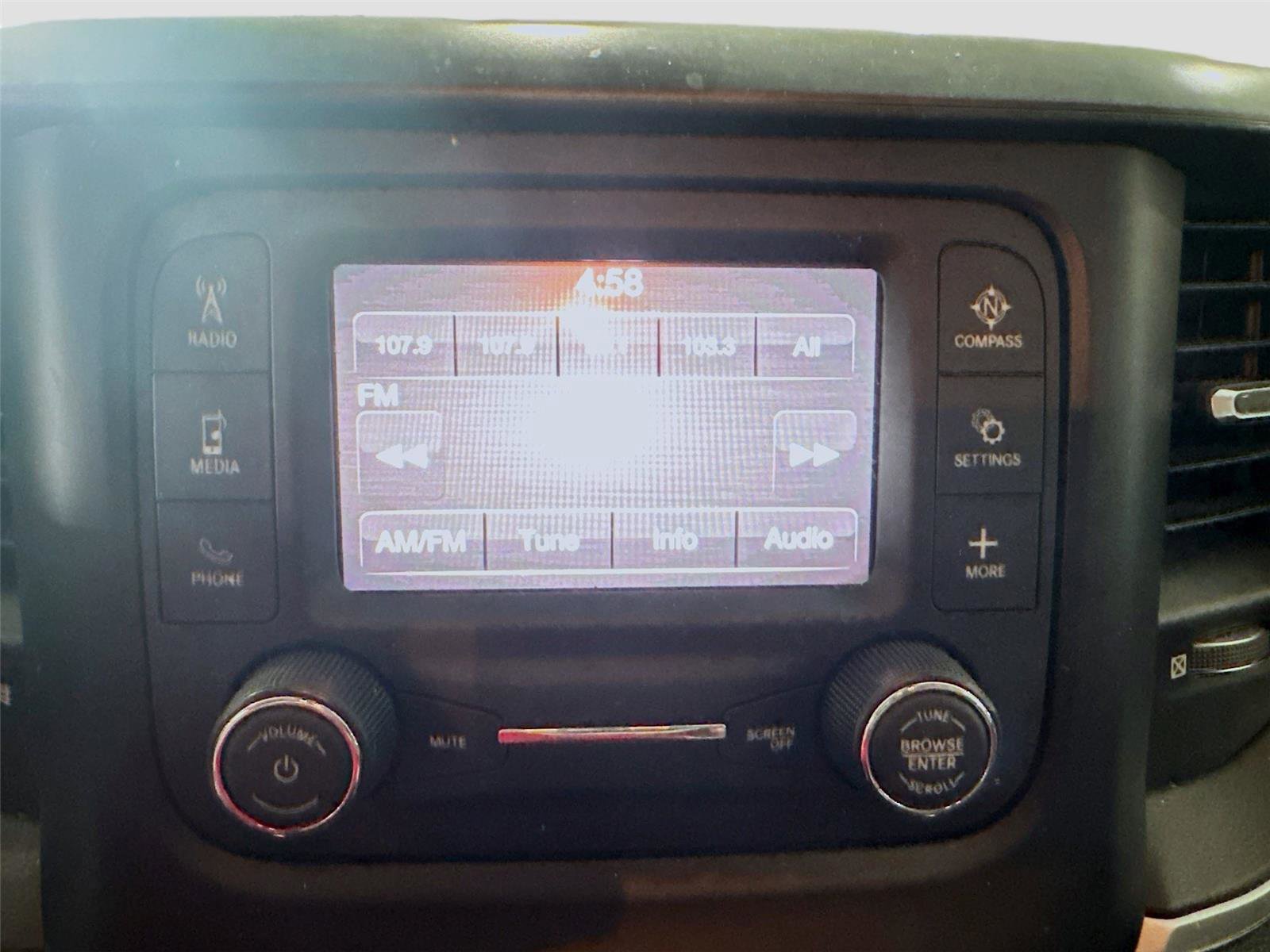 Used 2020 RAM 1500 HFE RWD image 9