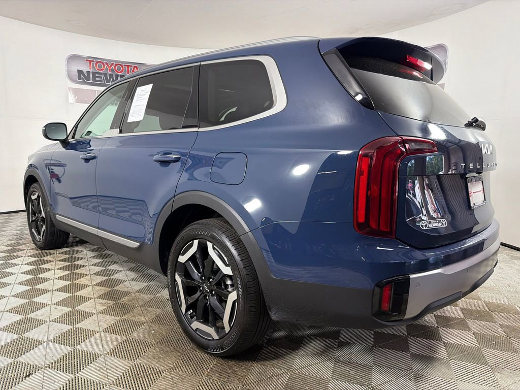 Used 2025 Kia Telluride S image 7