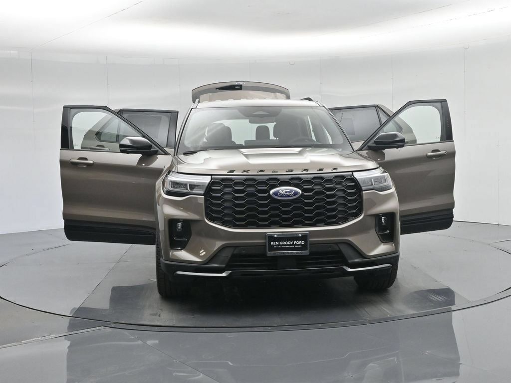 New 2026 Ford Explorer ST-Line w/ ST-Line Street Pack RWD image 32
