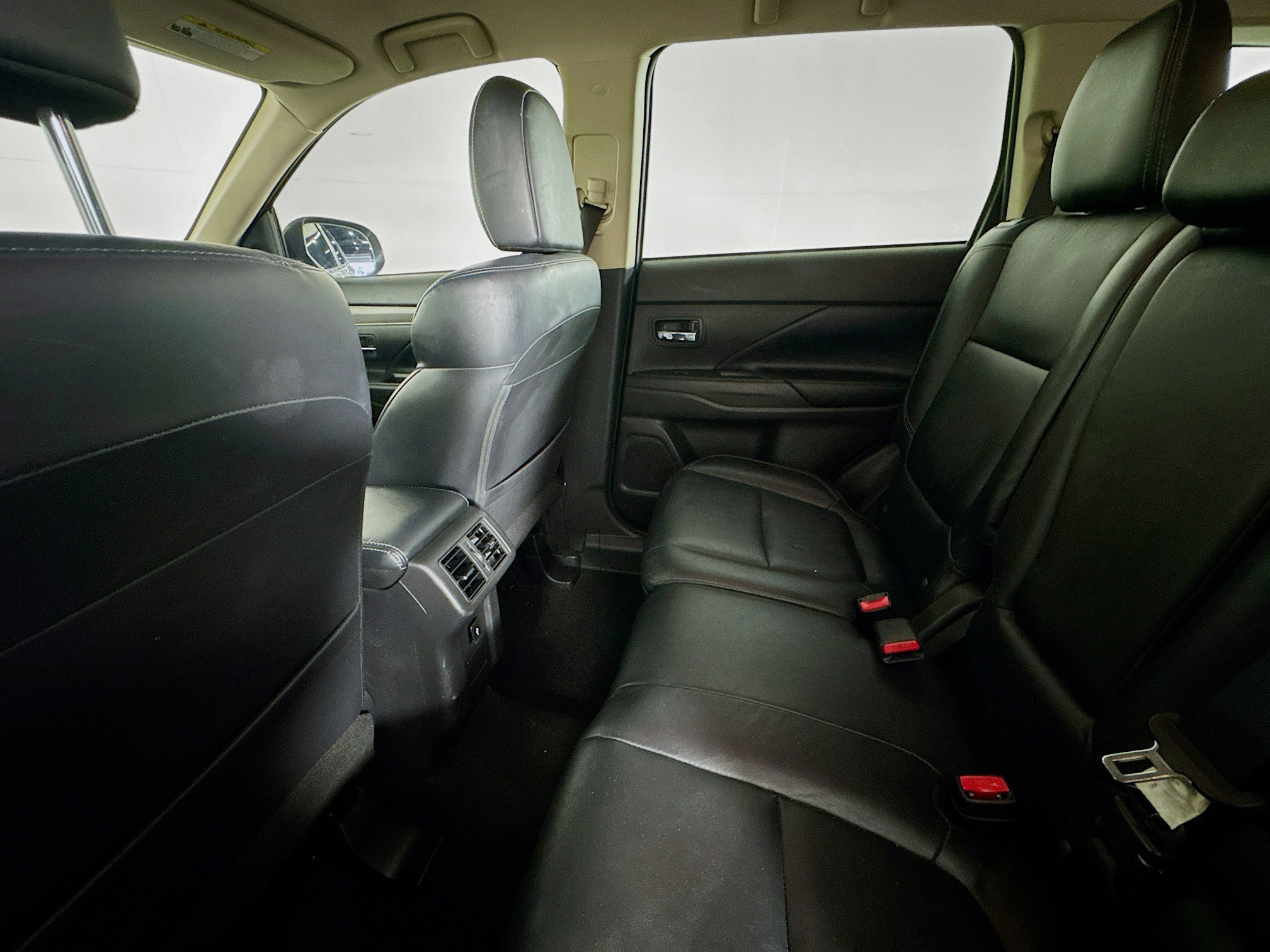 Used 2019 Mitsubishi Outlander SEL AWD/4WD image 23
