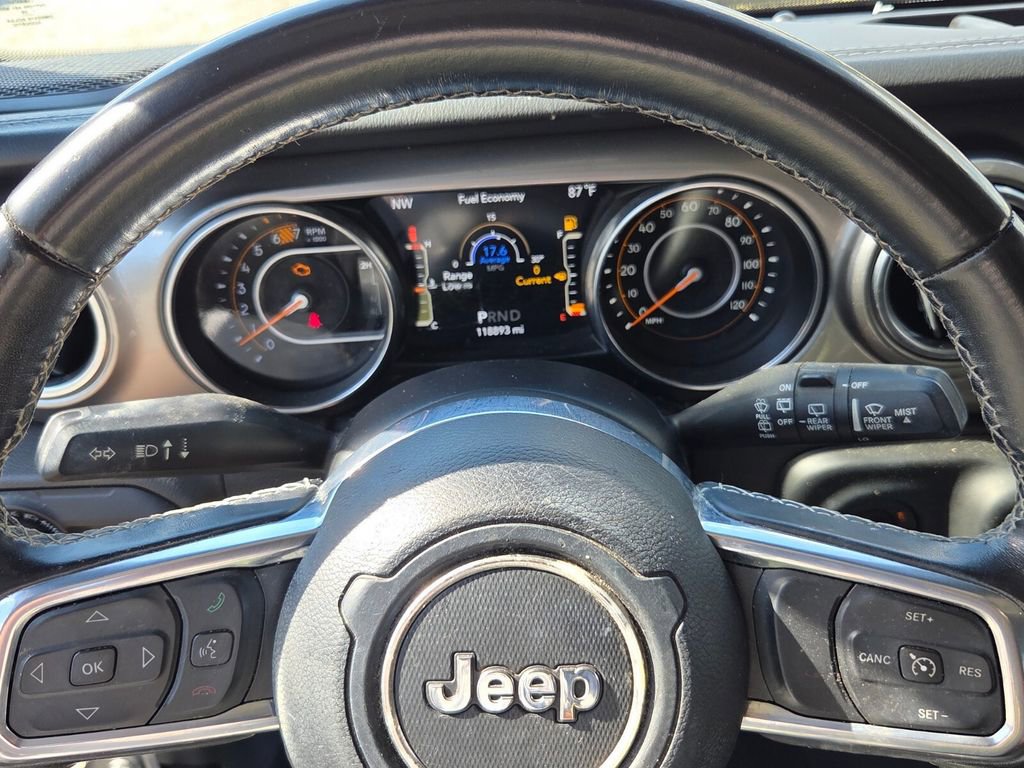 Used 2020 Jeep Wrangler Unlimited Sahara image 22