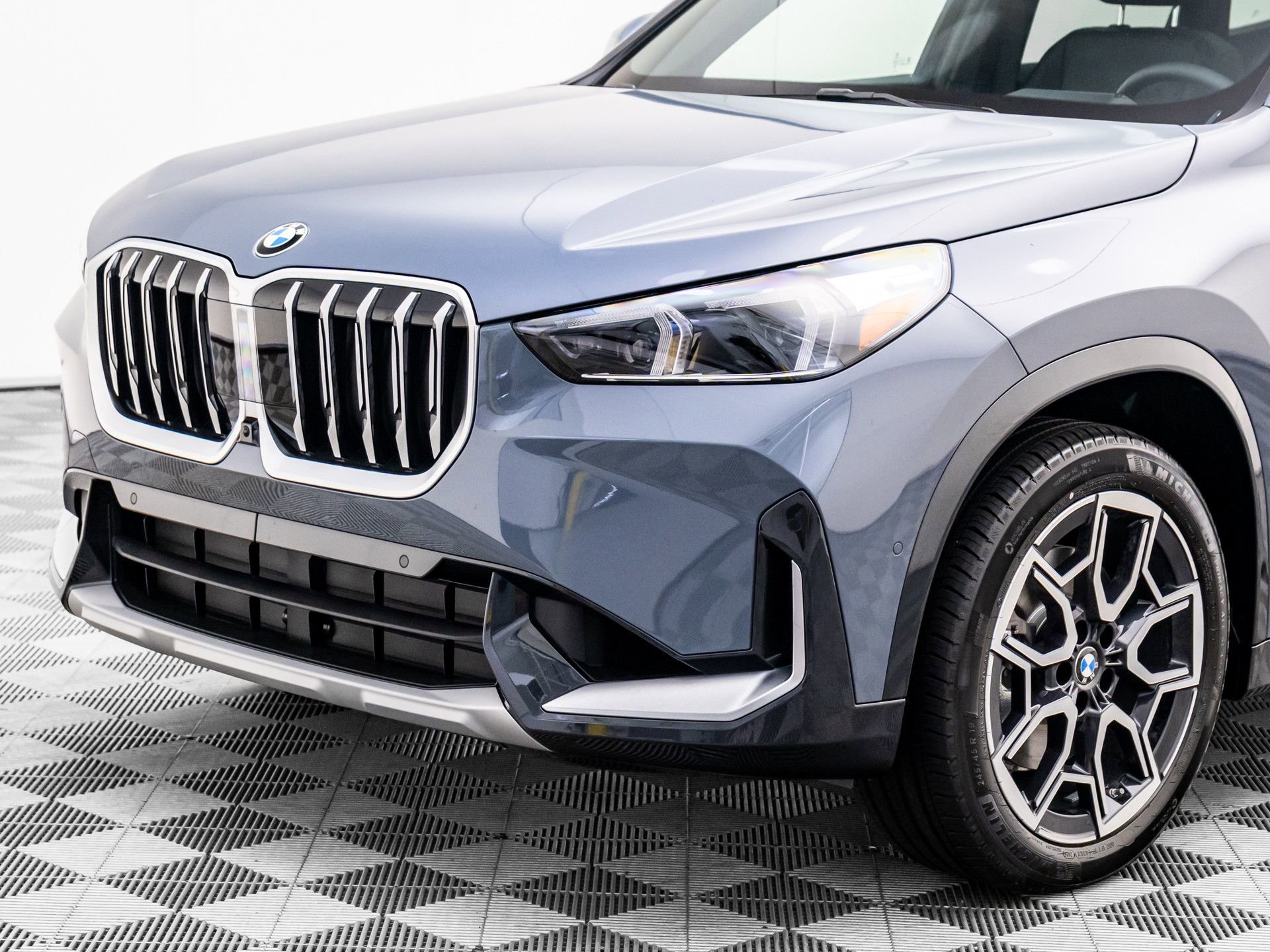 Used 2025 BMW X1 xDrive28i w/ Technology Package image 33