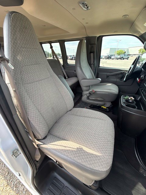 Used 2025 Chevrolet Express 3500 LT w/ LT Preferred Equipment Group RWD image 30
