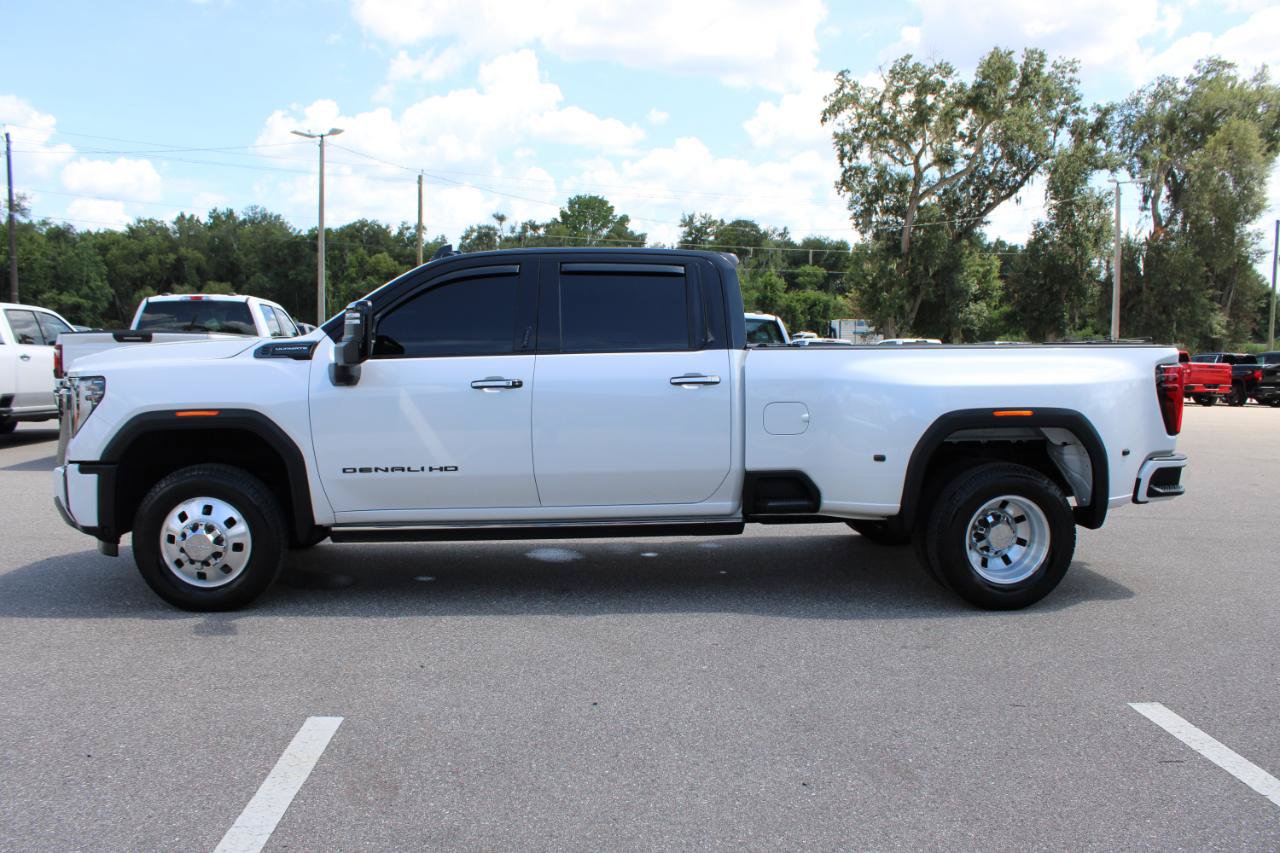 Used 2024 GMC Sierra 3500 Denali Ultimate AWD/4WD image 3