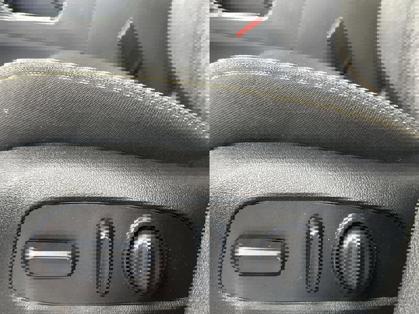 Used 2023 Chevrolet Equinox LT image 13