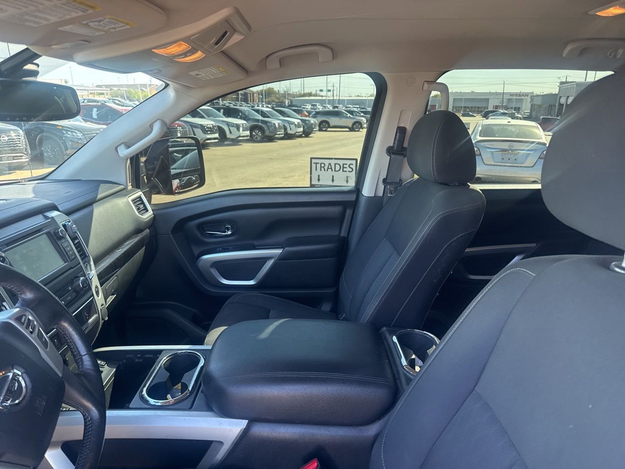 Used 2019 Nissan Titan SV w/ SV Convenience Package image 38