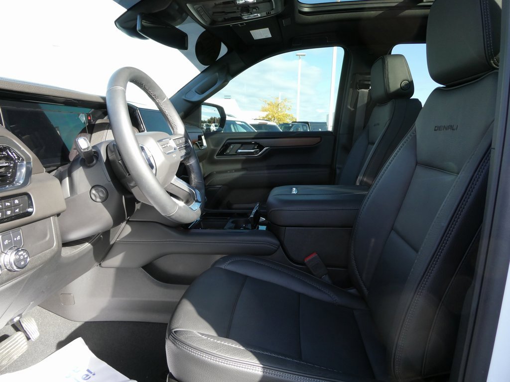 Certified 2025 GMC Yukon Denali image 30