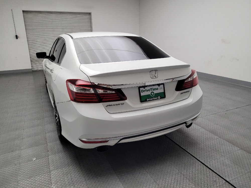 Used 2017 Honda Accord Sport image 6