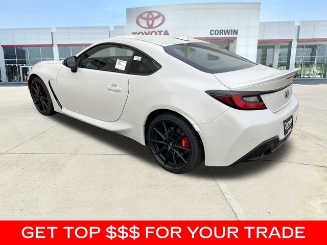 New 2026 Toyota GR86 Premium RWD image 3
