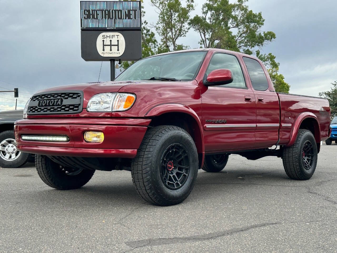 Used 2002 Toyota Tundra Limited image 1