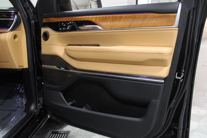 Used 2022 Jeep Grand Wagoneer Series III image 23