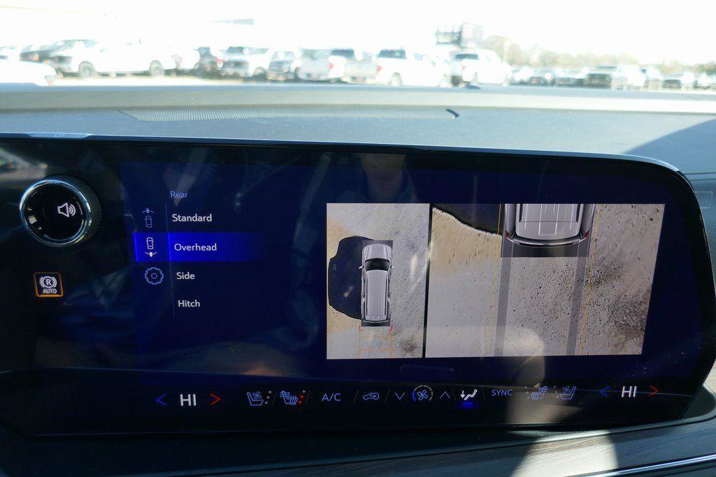 New 2026 Chevrolet Suburban Premier image 25