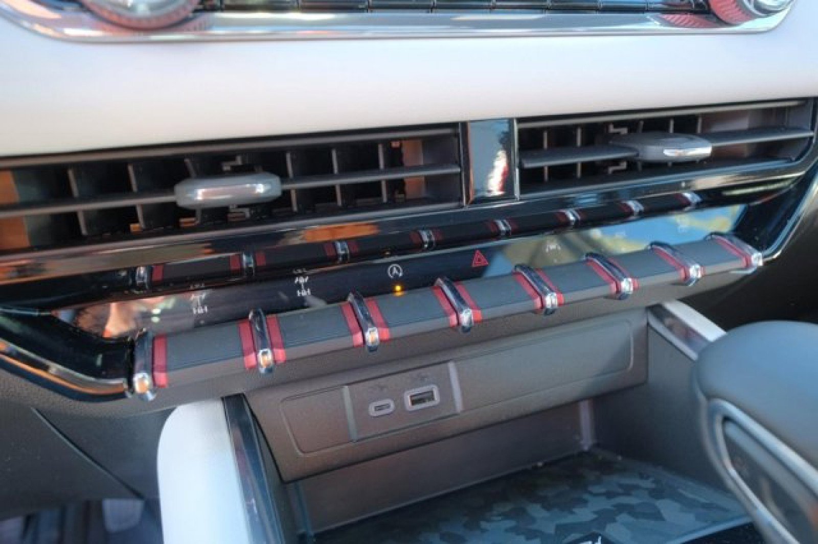 Used 2023 GMC Canyon AT4X image 22